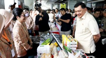 Perkuat Kesejahteraan Prajurit, Menhan Tinjau Langsung Bazar Ramadhan 1447 H