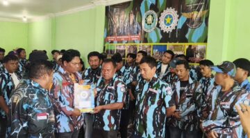 Ketua DPD IPK Tanah Karo Serahkan Langsung SK ke Ketua PAC, Ajak Sama-sama Jaga Marwah dan Majukan Tanah Karo   