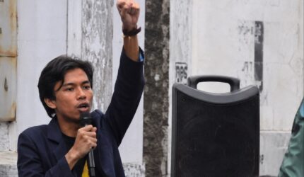Aliansi Mahasiswa Peduli Pendidikan, Prayogo