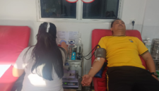 Kapolres Bitung AKBP Arie Sulistyo Nugroho, S.I.K., M.H., saat melakukan Donor darah. (Dok. Istimewa)
‎