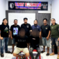
‎​Kasat Reskrim Polres Bitung AKP Ahmad Anugrah Ari Pratama, S.Tr.K., S.I.K., M.H., (tengah), dan Tim. (Dok. Istimewa)