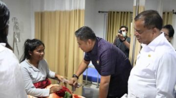 Bupati Karo Dampingi Kepala BGN Tinjau Siswa Terdampak Gangguan Kesehatan Usai Konsumsi MBG