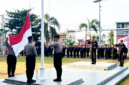 ‎Pengibaran Sangsaka Merah Putih, Oleh Personel Polres Bitung. (Dok. Istimewa)