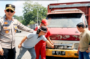 Wakapolres Bitung KOMPOL JH Daniel Korompis, S.E., M.H., Saat Pimpin Sidak Di SPBU. (Dok. Istimewa)