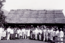 Keluarga di depan geraja bitung tahun 1930. (Dok. Istimewa)