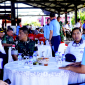 Wadan Kodaeral VIII Laksma TNI Tony Herdijanto, S.E., M.Sc. saat menghadiri kegiatan pembersihan Pasar Bersihati Manado. (Dok. Istimewa)
‎