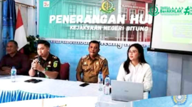 Kepala Subseksi II Bidang Intelijen, Julio Yosua Wangkil, S.H., saat memberikan penyuluhan hukum pada warga lembeh Utara. (ft. Istimewa)