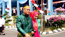Kapolres Bitung AKBP Arie Sulistyo Nugroho, S.I.K., M.H., bersama Ketua Bhayangkari Cabang Bitung Ny. Hikma Arie Sulistyo Usai menghadiri kegiatan memperingati Hari Ulang Tahun (HUT) ke-36 Kota Bitung. (ft. humas polres bitung)