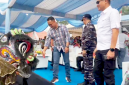 Kapolres Bitung AKBP Arie Sulistyo Nugroho, S.H., M.H., Bersama Dansatrol Kodaeral VIII, Kolonel Laut (P) Marvill Marfel Frits E.D., S.E., M.Tr.Hanla. CRMP., dan Kajari Bitung, Erwin Widihantono, S.H., M.H., Saat berada di atas panggung Utama. (ft. humas polres bitung)